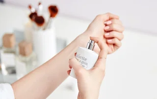 چگونه عطرهای مناسب هر فصل را انتخاب کنیم؟ (نکات+ معرفی مدل عطرهای مناسب فصول گرم و سرد)